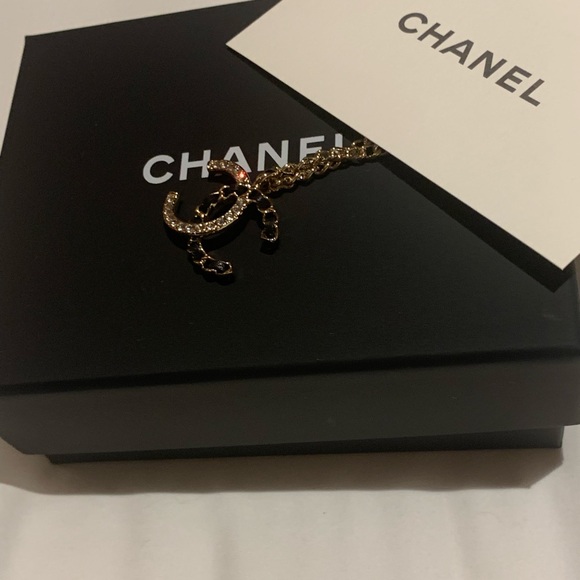Chanel authentic rare sold out Gold and Black Pendant Necklace this season - Picture 4 of 17